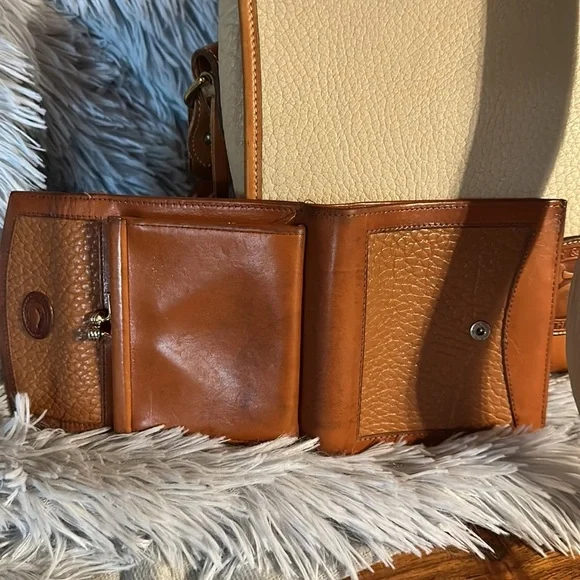 Vintage Dooney & bourke bundle. Saddle bag in bone and kiss lock wallet.